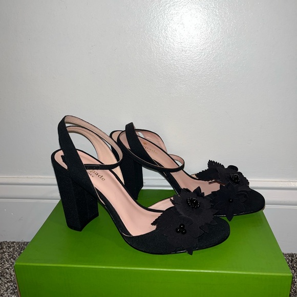 NEW Kate Spade Flower Heels - Picture 3 of 6